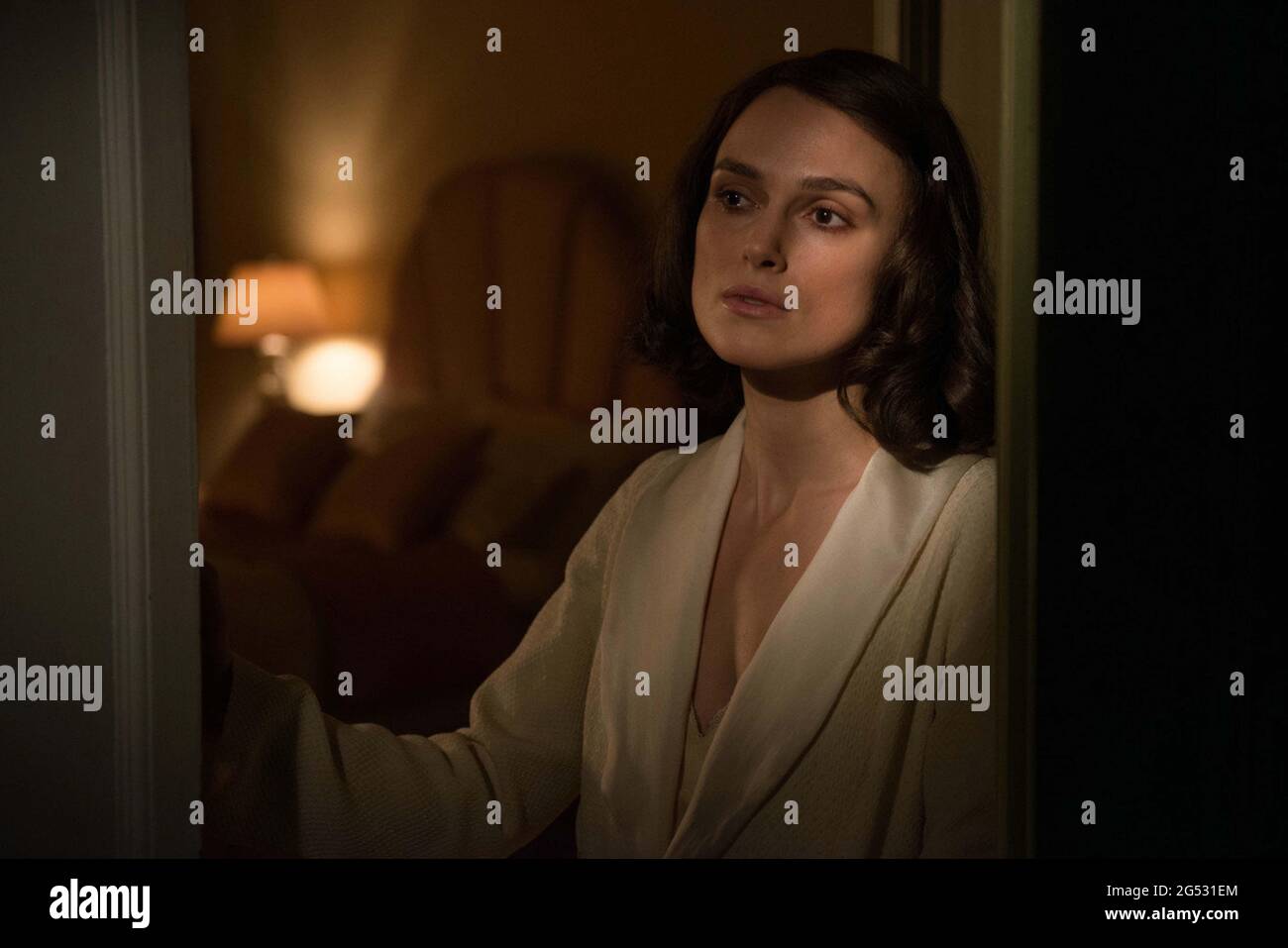 THE AFTERMATH (2019) KEIRA KNIGHTLEY  JAMES KENT (DIR0  FOX SEARCHLIGHT PICTURES/MOVIESTORE COLLECTION LTD Stock Photo