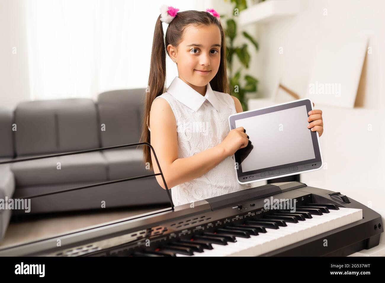 KEYBOARD/PIANO - Online/ Classroom for Domestic Students