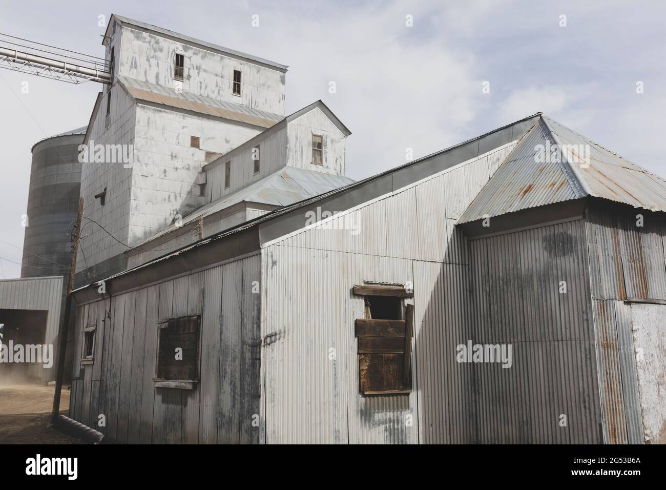 Grain silos, buildings in rural Washington Stock Photo Alamy