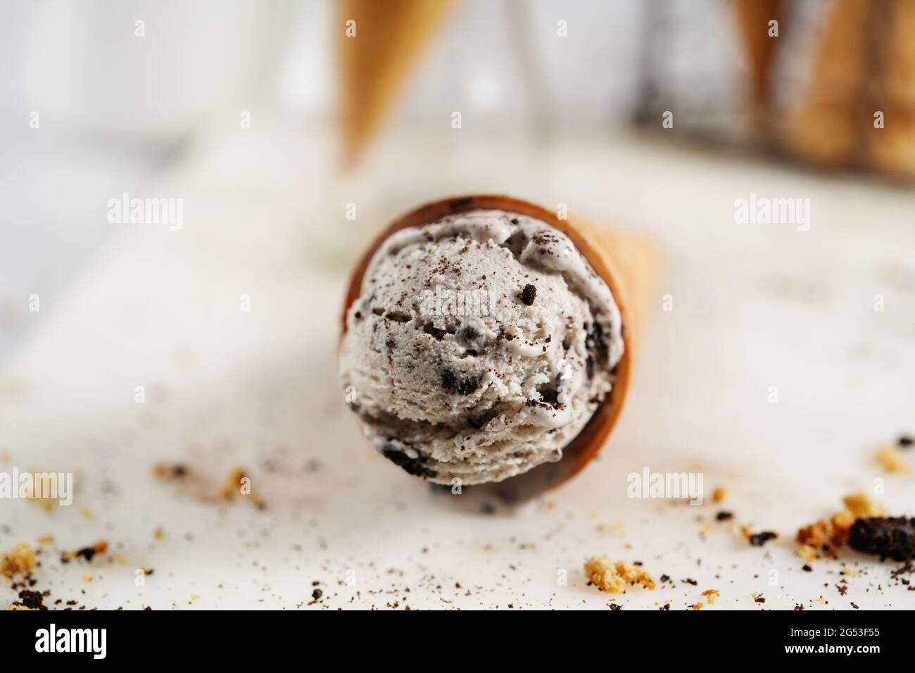 Cookies and cream cone hires stock photography and images Alamy
