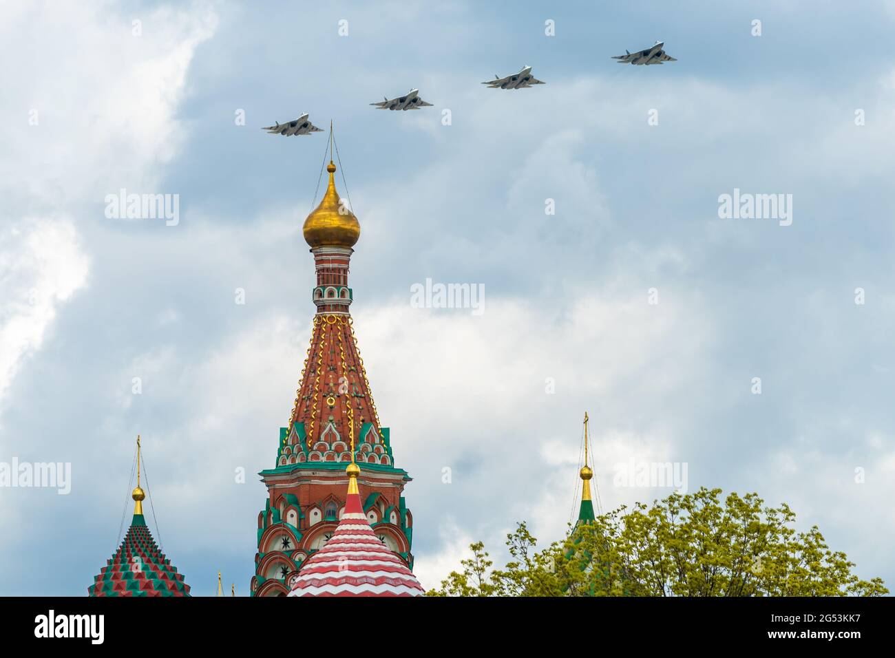 May 7, 2021, Moscow, Russia. Russian fifth-generation Su-57 multi-role fighters over Red Square in Moscow. Stock Photo