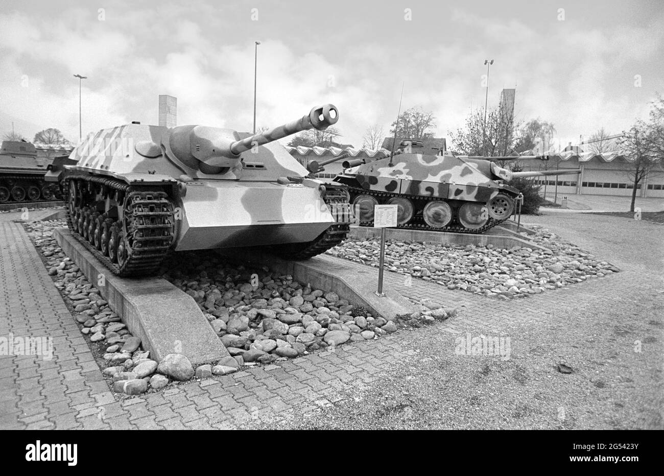 Switzerland, the tank museum in Thun (Bern), German self-propelled anti-tank guns Jagdpanzer IV and Jagdpanzer 38(t) Hetzer Stock Photo