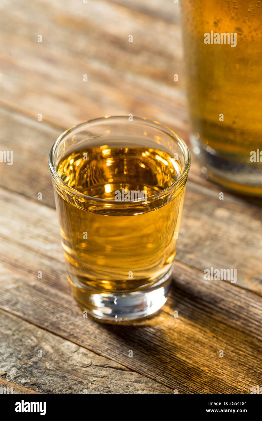 Chicago Handshake Beer Can Glass