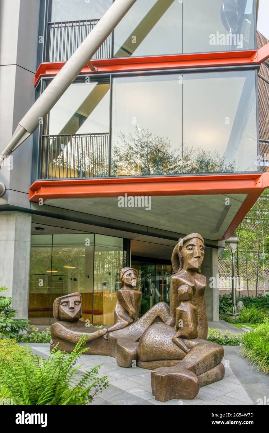 Family in Residence by Ivan Murray at Neo Bankside, London.  Bronze.  2012. Stock Photo