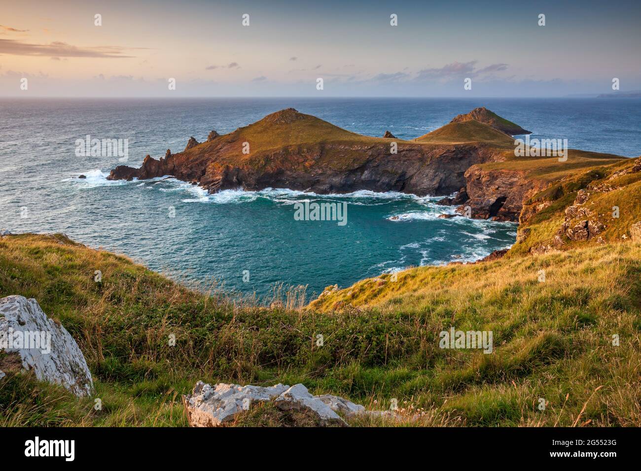 Sunset approaching at the Rumps at Pentire Point, a stunning stretch of coastline in North Cornwall. Stock Photo
