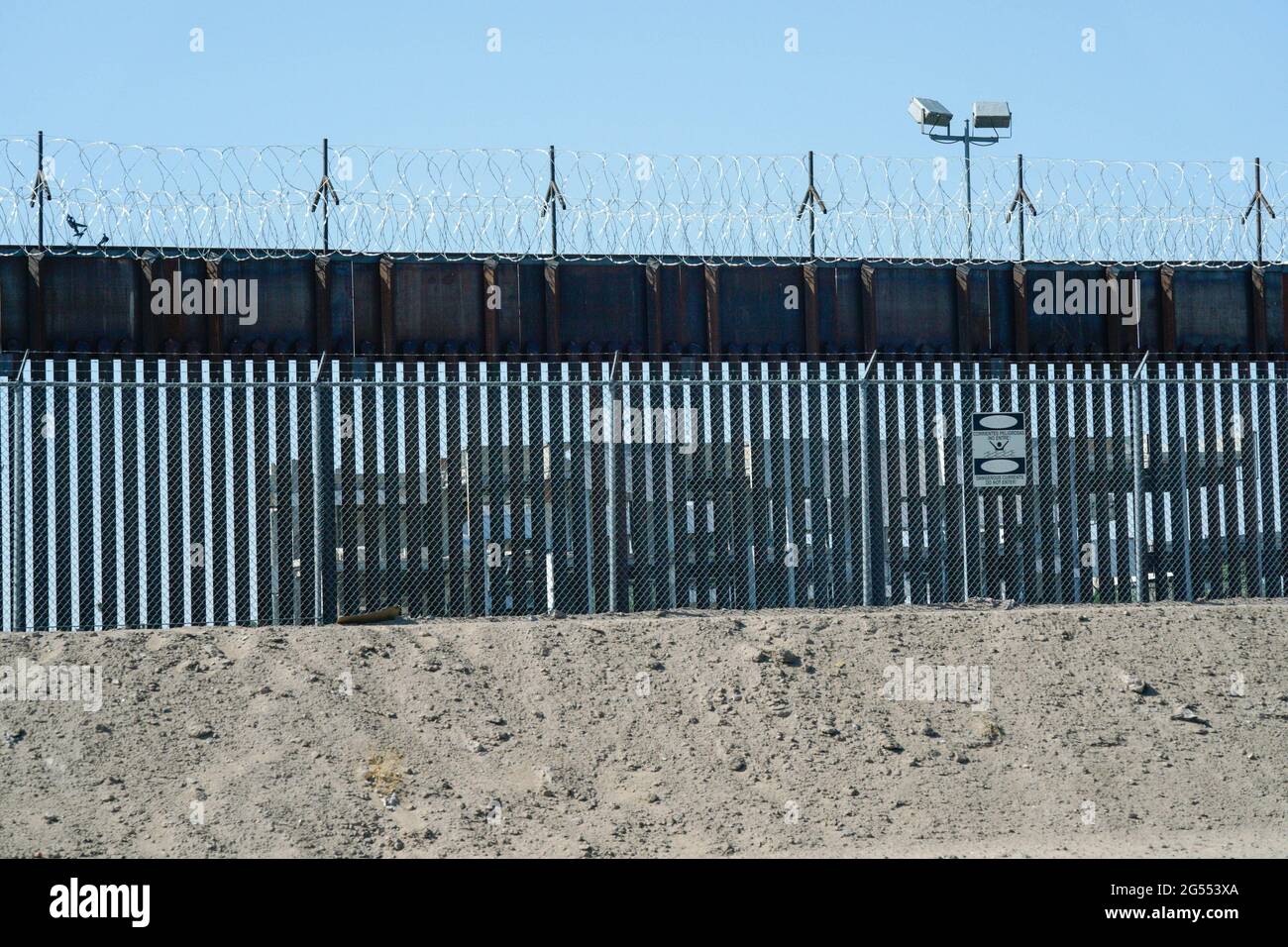 El Paso, United States. 25th June, 2021. The Trump border wall stands when U.S. Vice President Kamala Harris visits the Paso del Norte (PDN) Port of Entry in El Paso, Texas on June 25, 2021 Photo by Yuri Gripas/UPI Credit: UPI/Alamy Live News Stock Photo