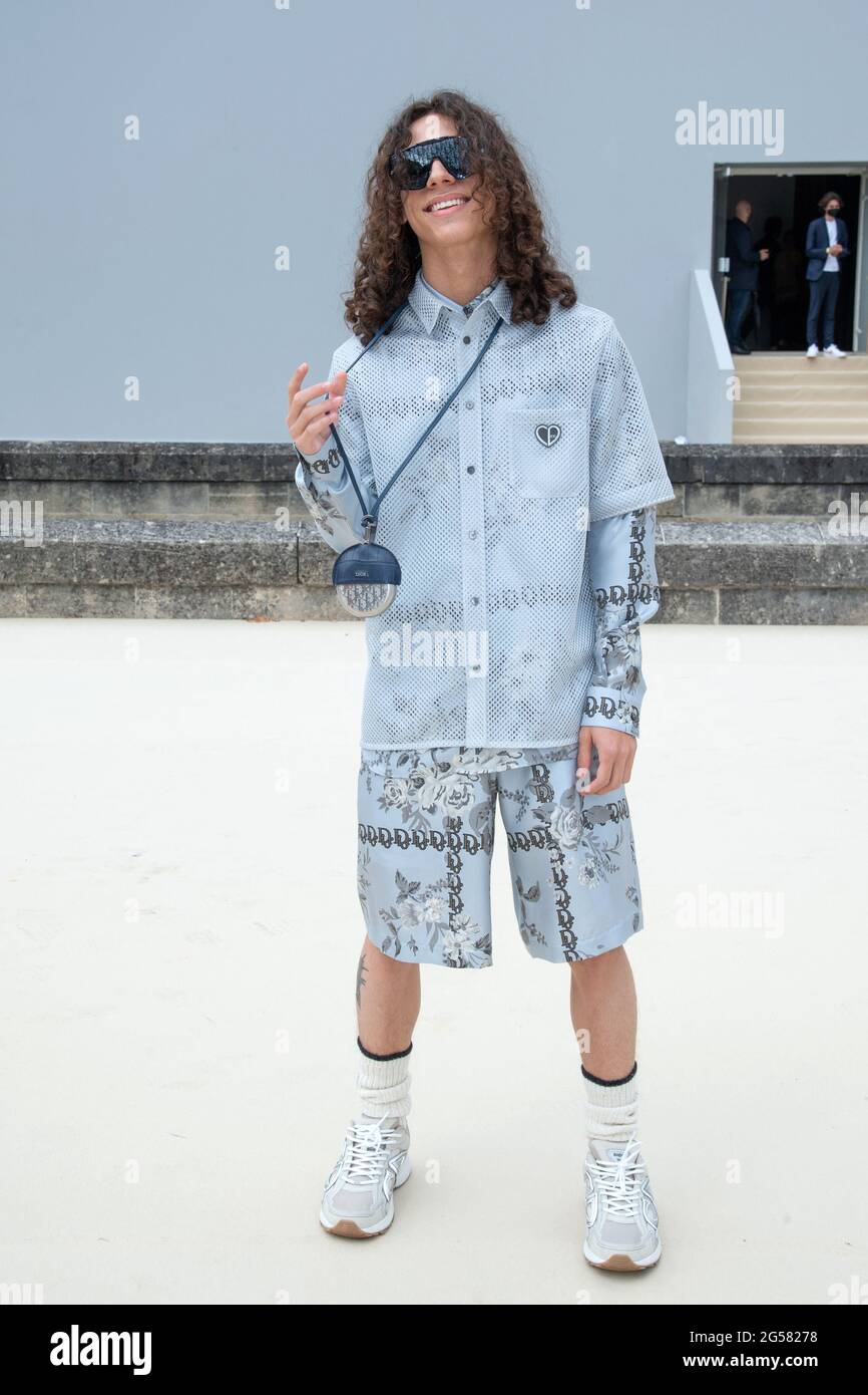 Paris, France. 25th June, 2021. Bella Hadid attending the Dior Homme  Menswear Spring Summer 2022 show as part of Paris Fashion Week in Paris,  France on June 25, 2021. Photo by Aurore