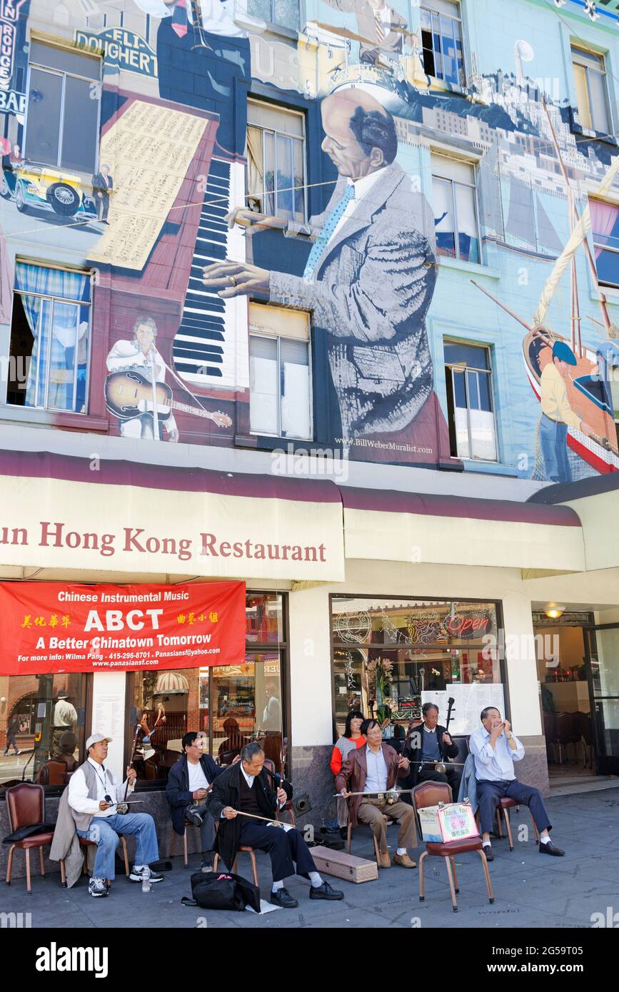 San Francisco Street Musician High Resolution Stock Photography And Images Alamy