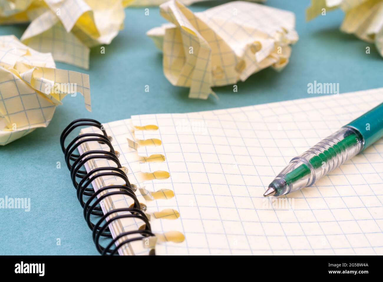 Green fountain pen and notepad pages Stock Photo Alamy
