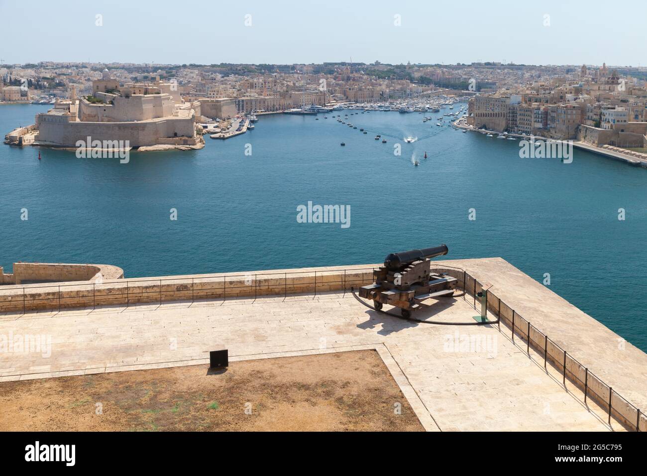 Saluting battery valletta malta hi-res stock photography and images - Alamy