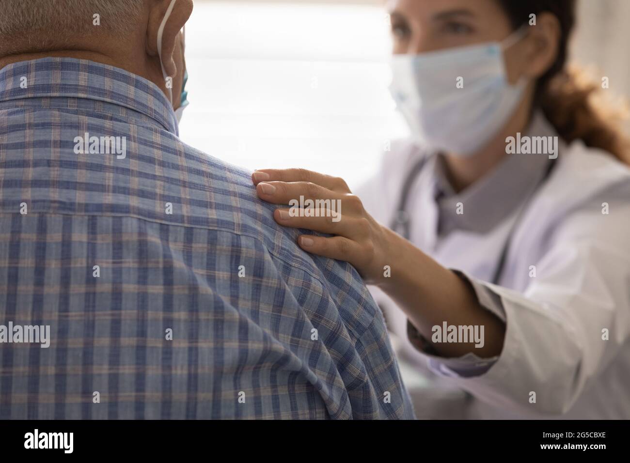 Man nurse comfort old hi-res stock photography and images - Alamy