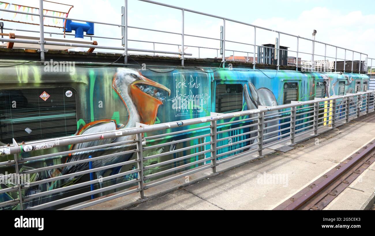 Hausboot / Drehort von „Berlin Tag und Nacht“ BTN in Berlin am 14.5.2021 Stock Photo Alamy