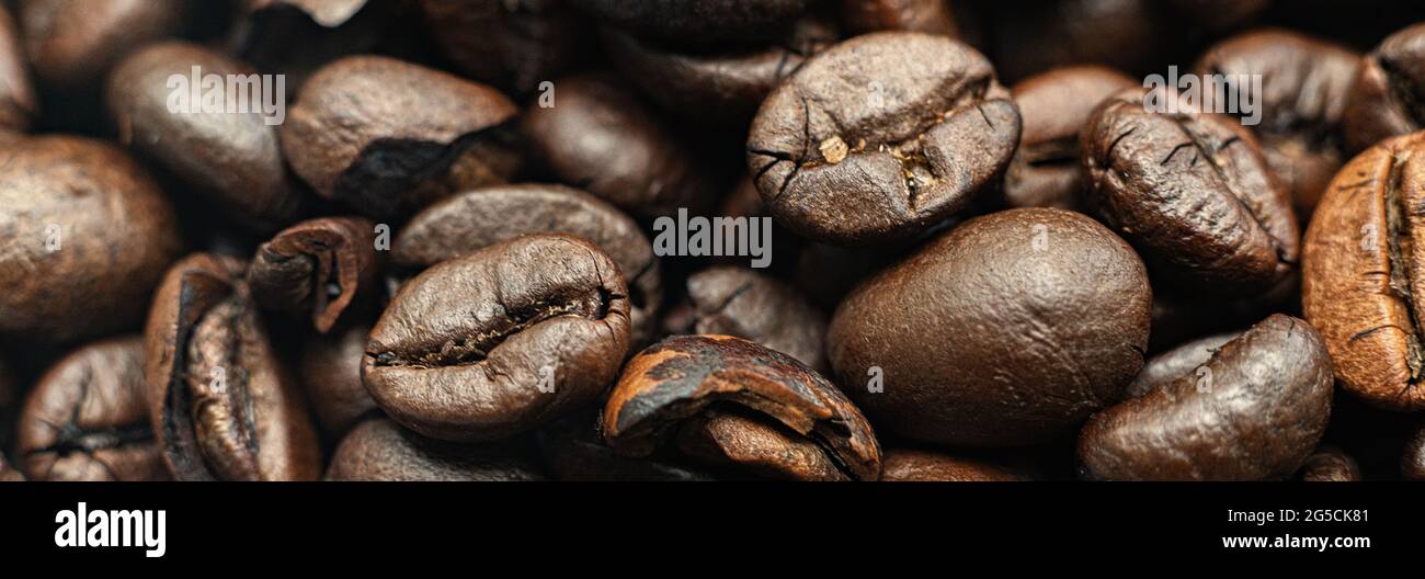 macro of roasted coffee beans background, the texture pattern Stock ...