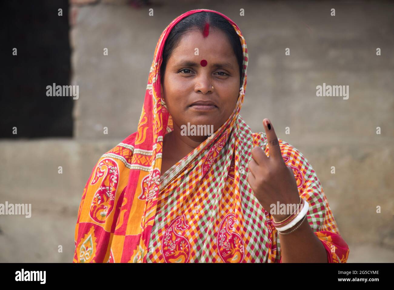 Indian Rural Woman voters mark on finger Stock Photo - Alamy