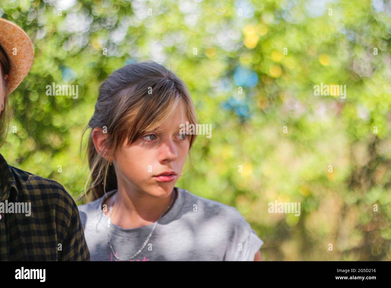 Sad preteen girl hi-res stock photography and images - Alamy