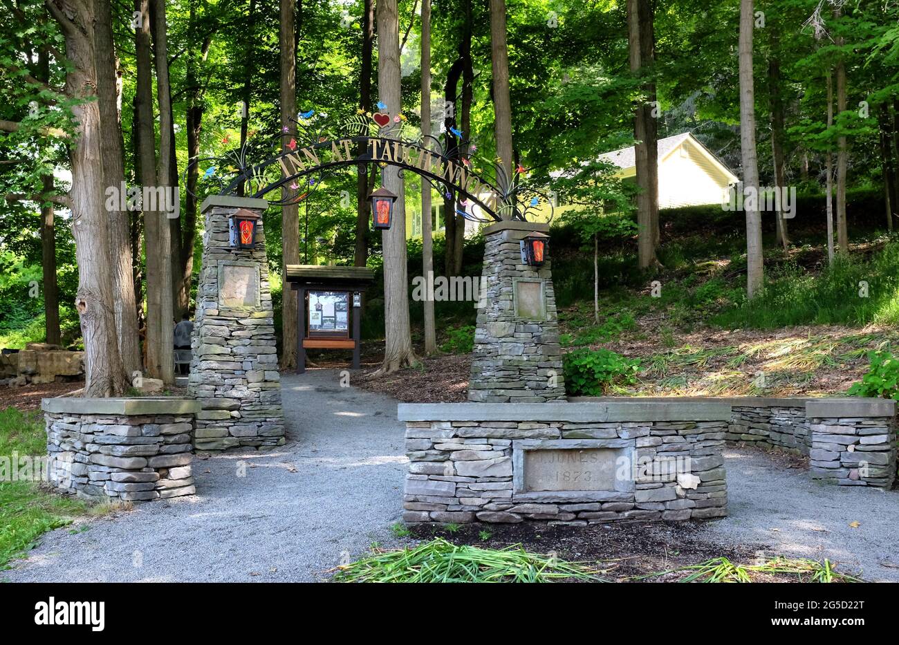TRUMANSBURG, NEW YORK 20 JUNE 2021 Arch at the Taughannock Falls
