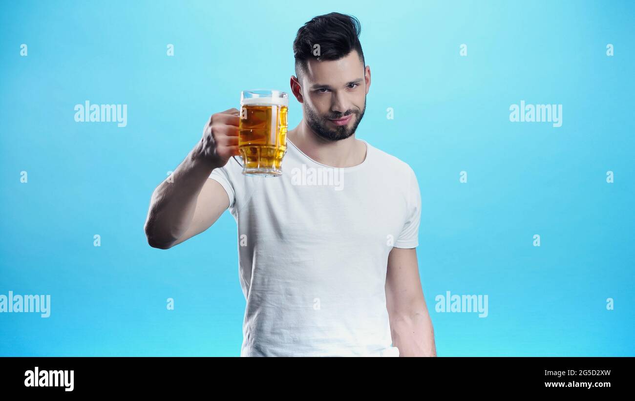 Bearded man mug beer hi-res stock photography and images - Alamy