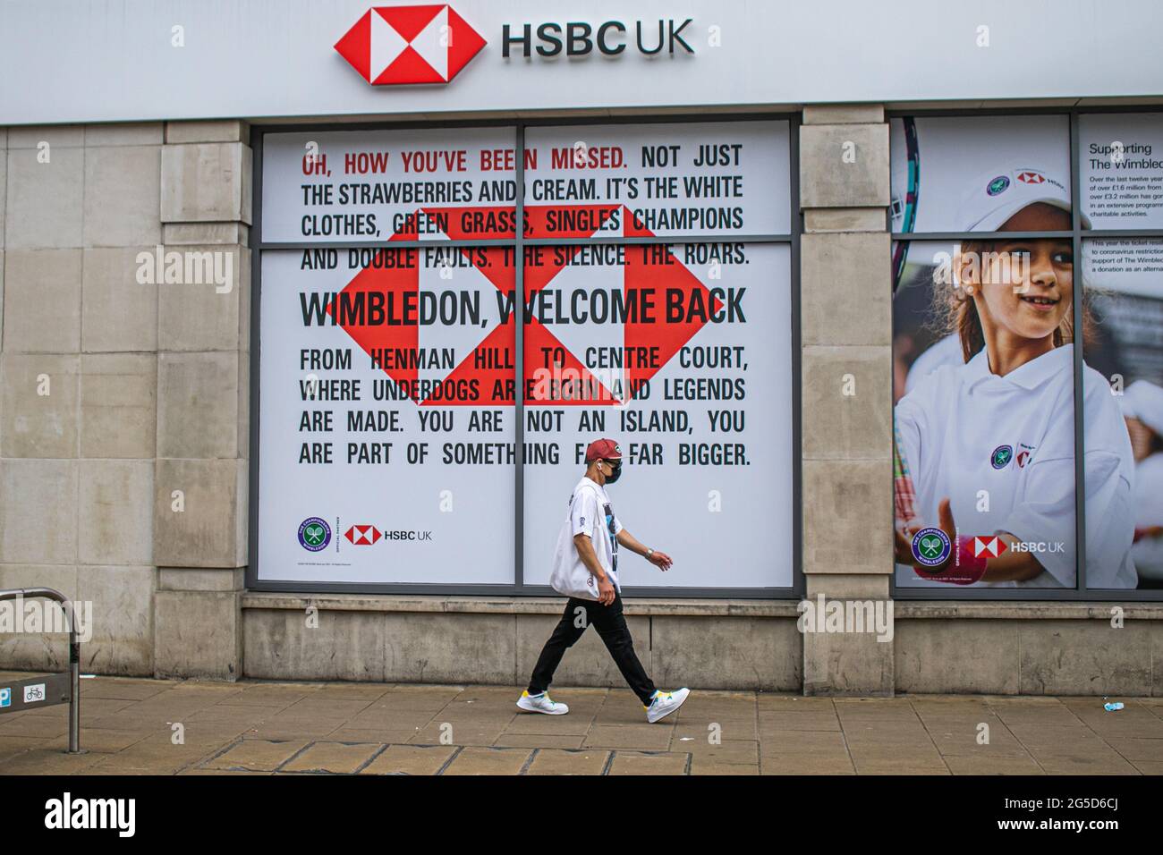 Hsbc Advertising High Resolution Stock Photography And Images Alamy