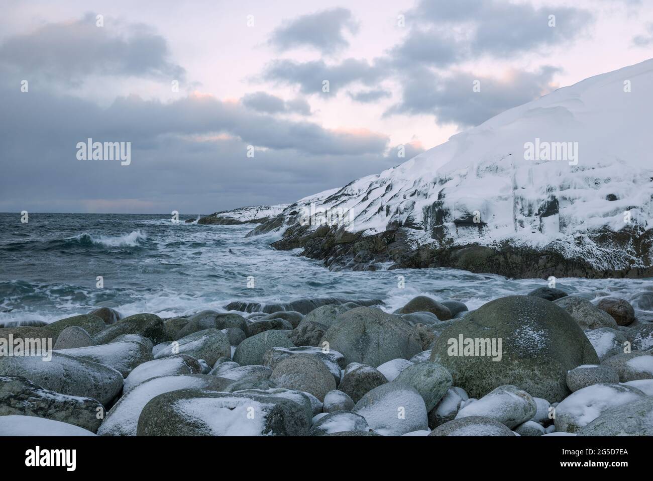 February on the shores of the Barents Sea. Kola Peninsula, Russia Stock Photo