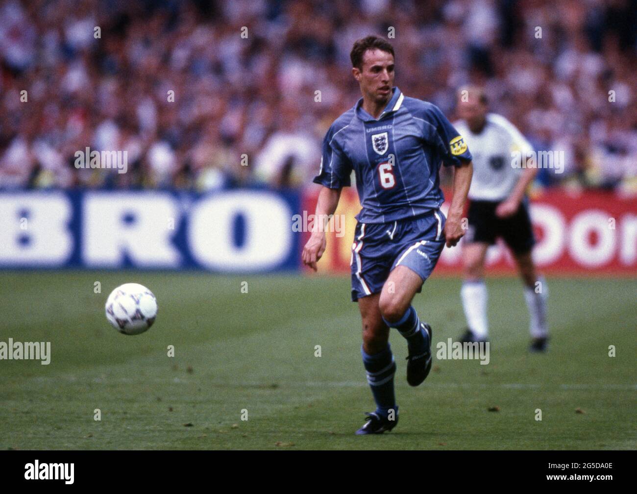 Fuvuball, firo: 26.06.1996 Fuvuball EM Euro European Championship 1996 semifinals, knockout phase, semi finals, archive photo, archive images Germany - England 6: 5 im, after penalty shootout Gareth Southgate, individual action Stock Photo