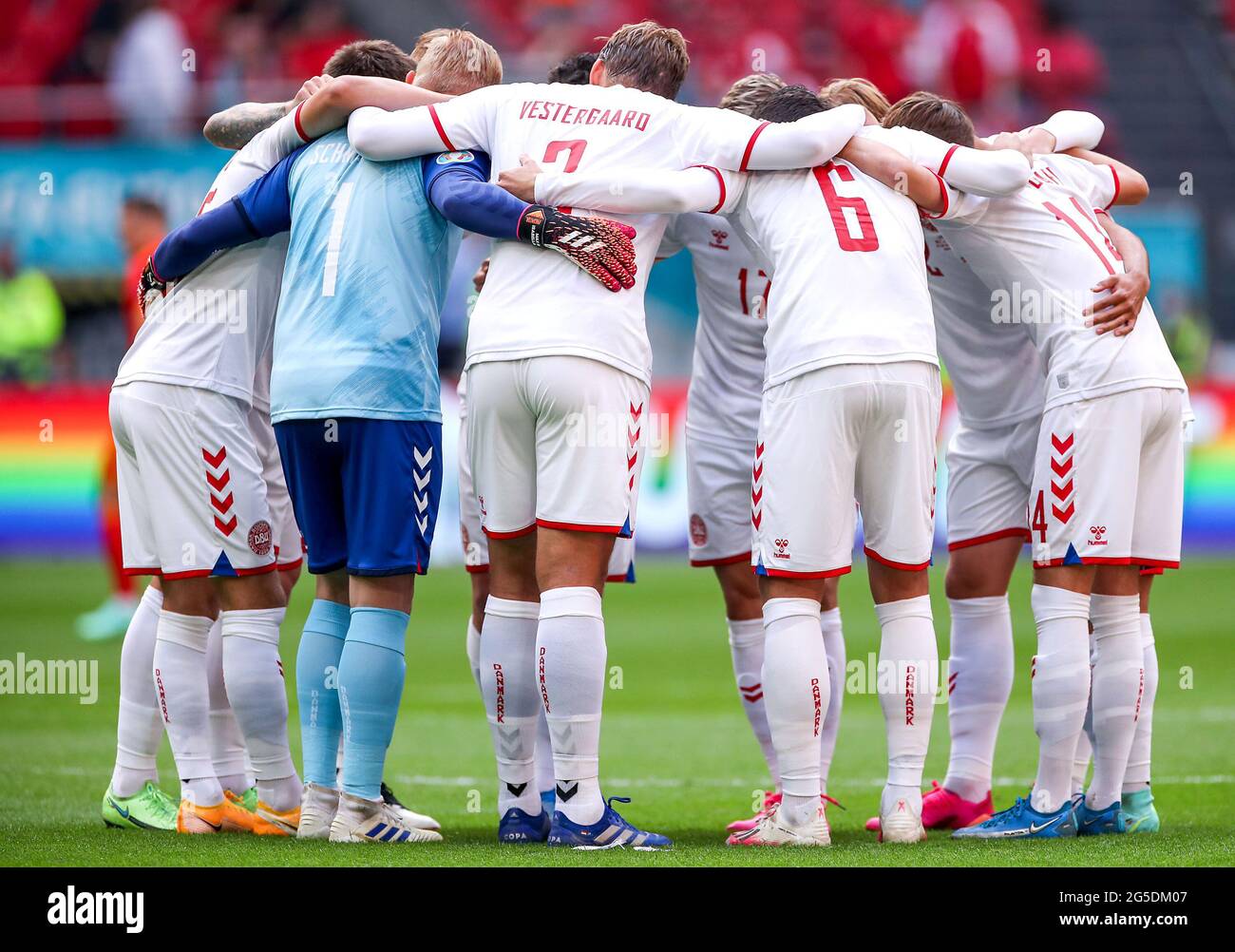 Denmark players during a huddle prior to kick-off during the UEFA Euro 2020 round of 16 match held at the Johan Cruijff ArenA in Amsterdam, Netherlands. Picture date: Saturday June 26, 2021. Stock Photo