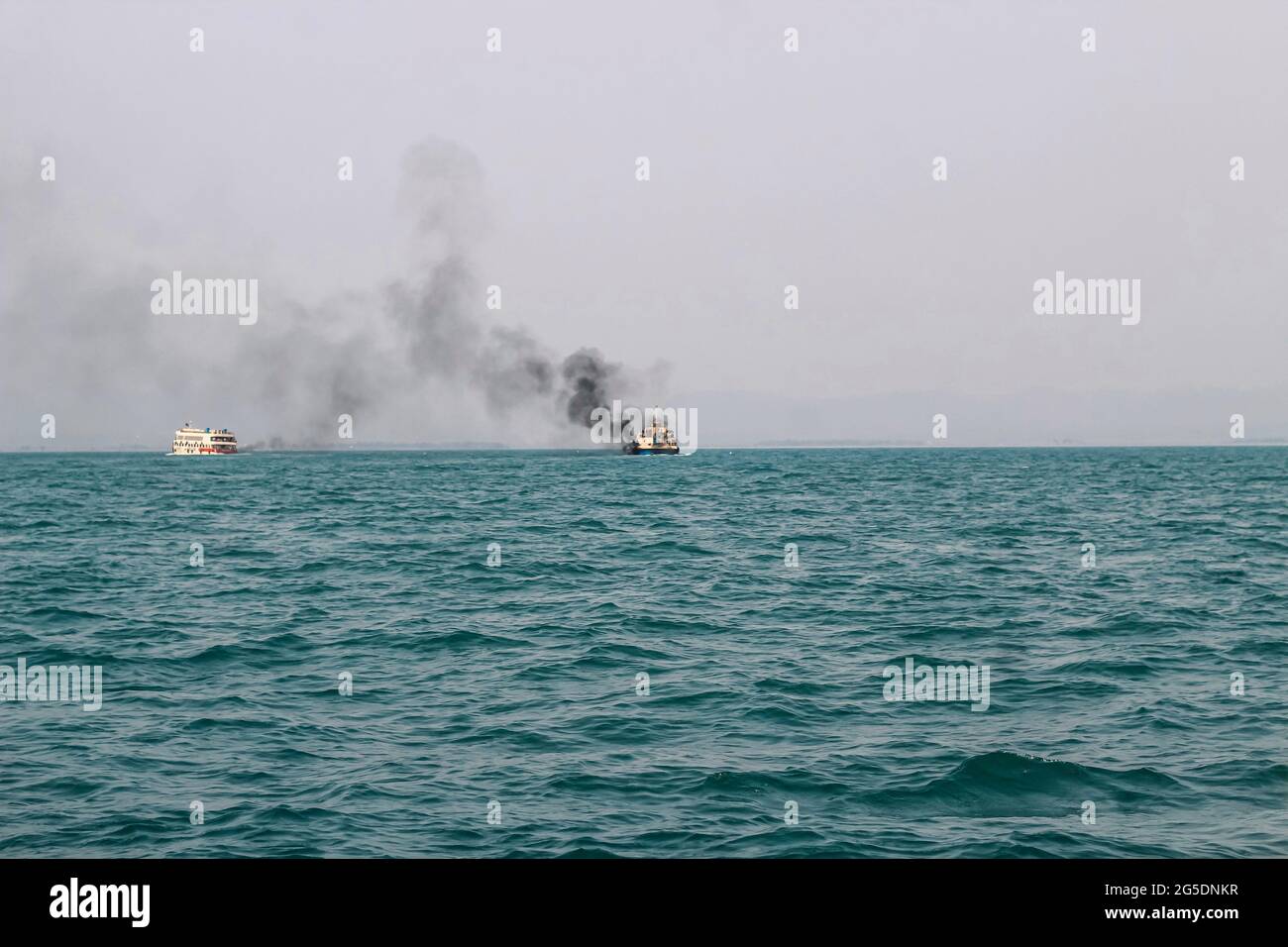 Bay of bengal pollution hires stock photography and images Alamy