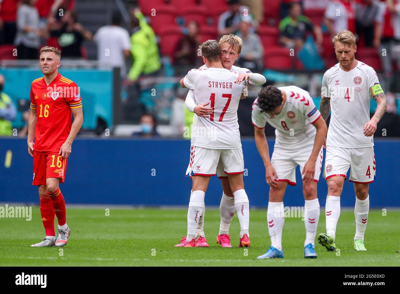 Page 5 Simon Kjaer High Resolution Stock Photography And Images Alamy