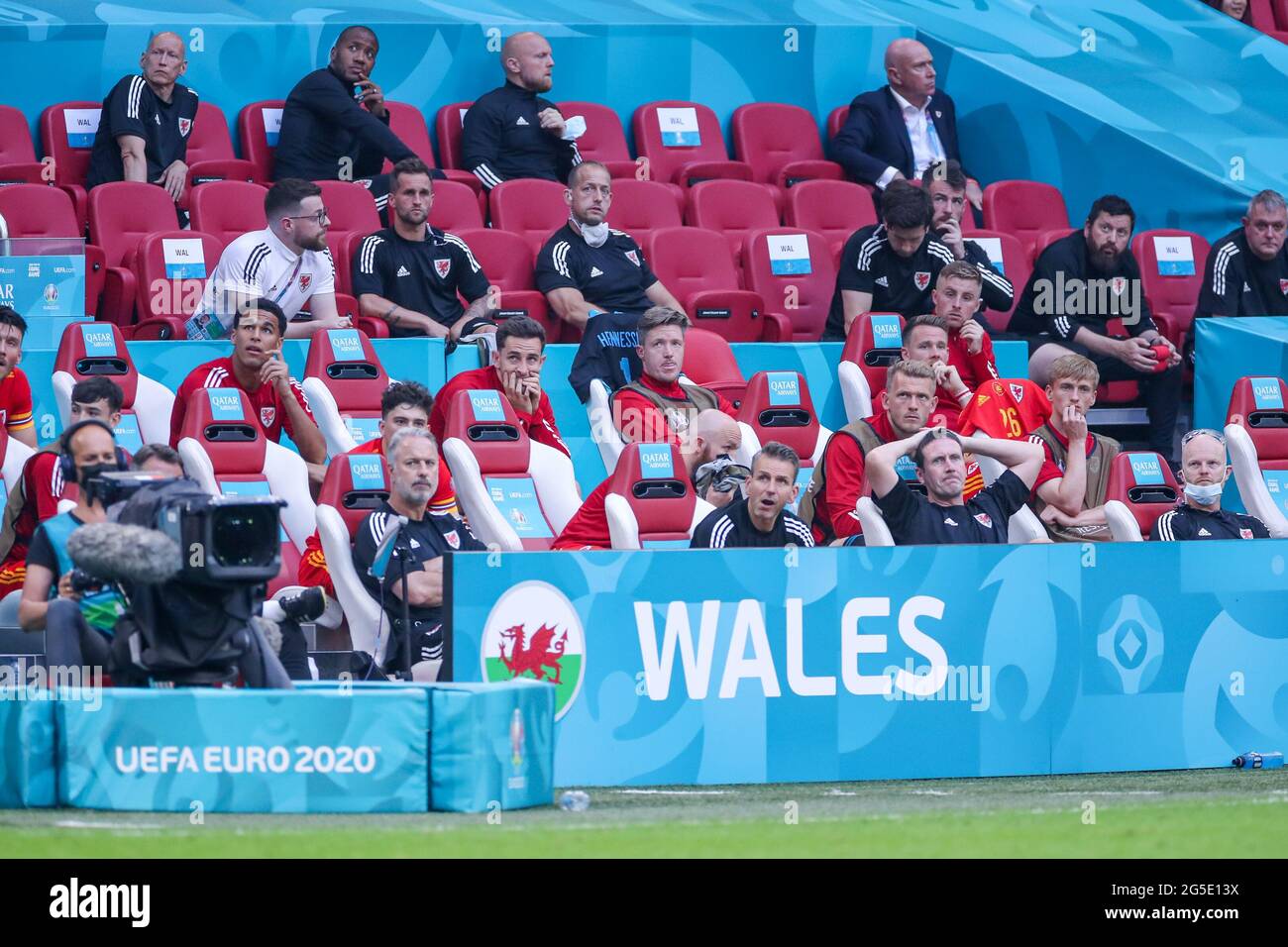 AMSTERDAM, NETHERLANDS - JUNE 26: Substitutes of Wales during the UEFA Euro 2020 Championship 1/8 final match between Wales and Denmark at the Johan Cruijff ArenA on June 26, 2021 in Amsterdam, Netherlands (Photo by Marcel ter Bals/Orange Pictures) Credit: Orange Pics BV/Alamy Live News Stock Photo