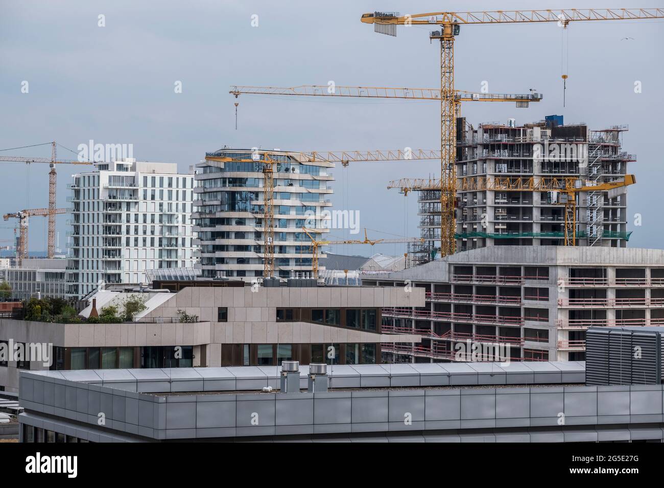 Hamburgs neuester Stadtteil Hafencity mit imposanten Neubauten. Stock Photo