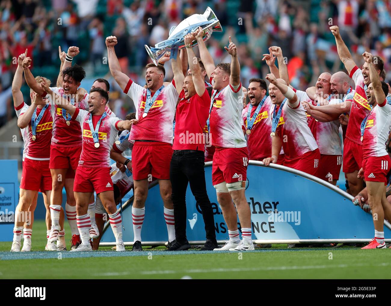 Rugby union action celebrating lifting trophy hi-res stock photography ...