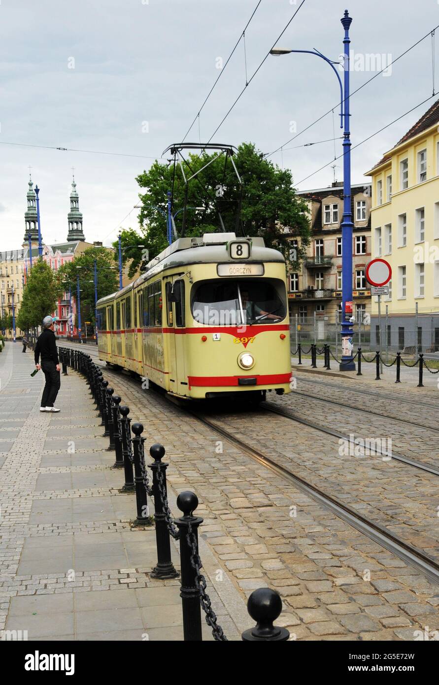 Bus di linea nella città di Pozana in Polonia Stock Photo