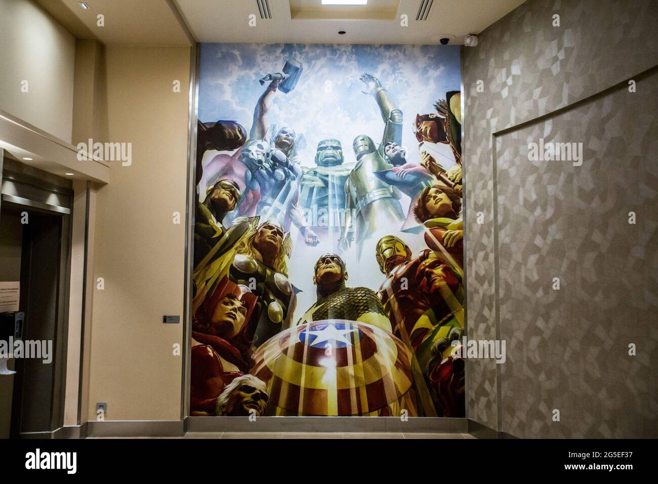 The Disney's Hotel New York - The Art of Marvel week end experience ...
