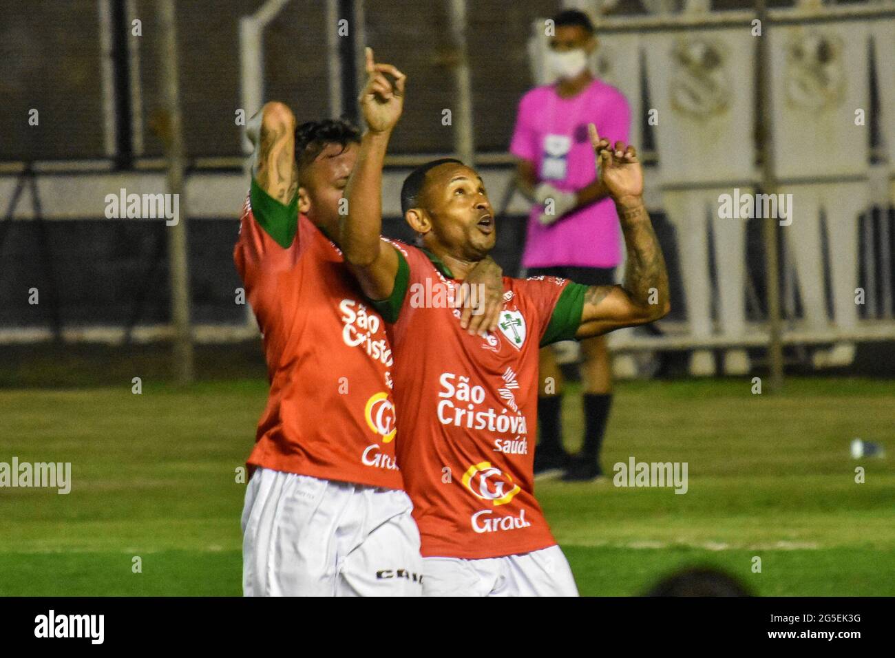 June 26, 2021, Limeira, Sao Paulo, Brasil: (SPO) Brazilian Soccer Championship 4th Division: Inter de Limeira and Portuguesa-SP. June 26, 2021, Limeira, Sao Paulo, Brazil: Cesinha (left) and Erminio, from Portuguesa, celebrate goal during soccer match between Inter de Limeira and Portuguesa-SP, valid for 4th round of Group 7 of Brazilian Soccer Championship 4th Division, held at Major Jose Levy Sobrinho stadium), in city of Limeira, in the interior of Sao Paulo, in Saturday afternoon (26). Match ended in a draw 1-1. Credit: Ronaldo Barreto/TheNews2 (Credit Image: © Ronaldo Barreto/TheNEWS2 v Stock Photo