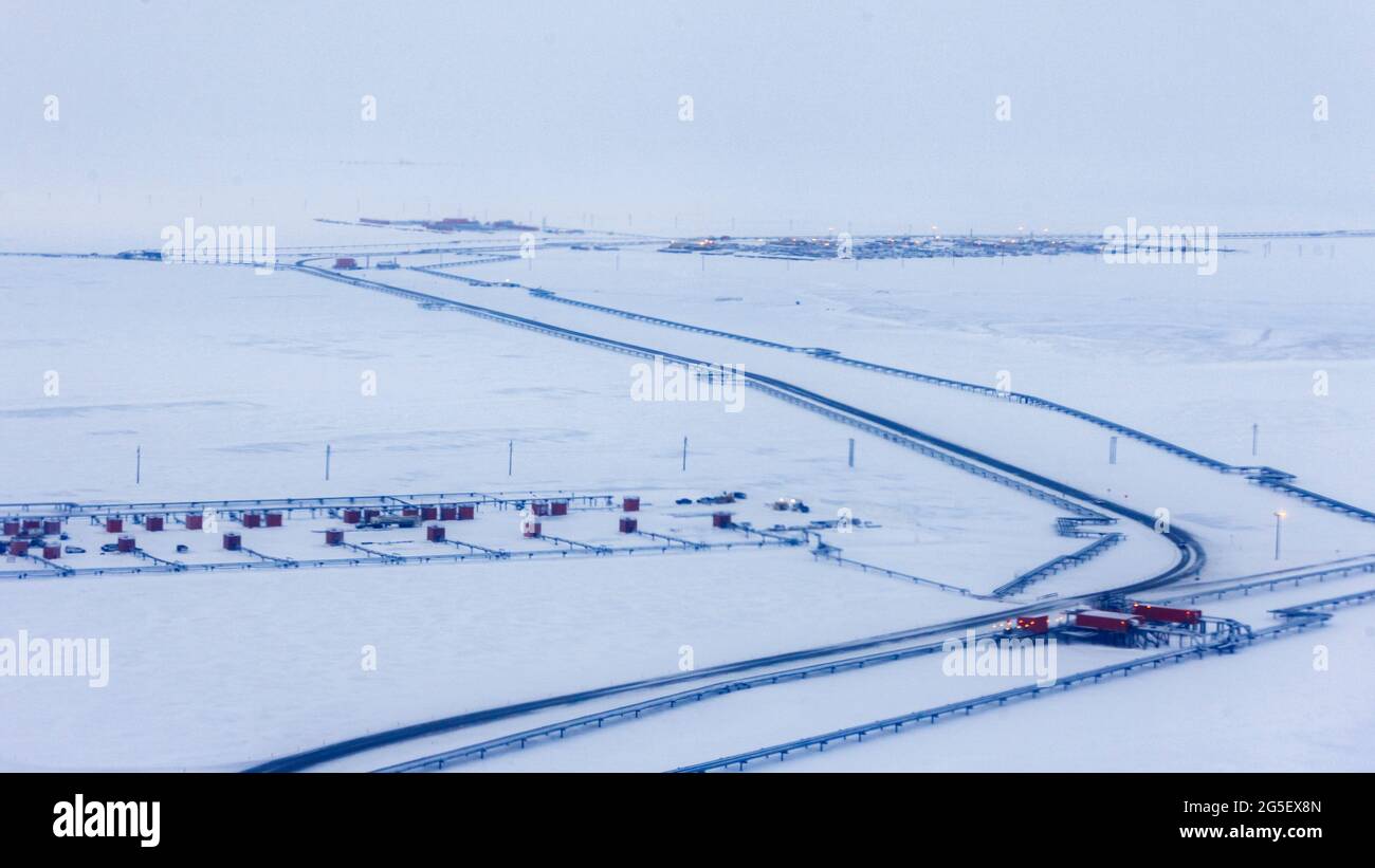 Oil pipeline from prudhoe bay hires stock photography and images Alamy