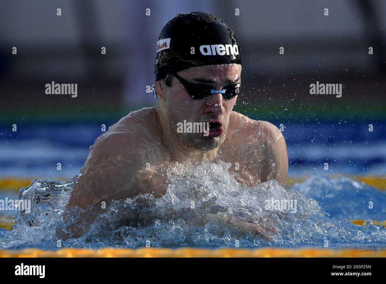 Arno Kamminga of Netherlands competes in the men 100m breaststroke