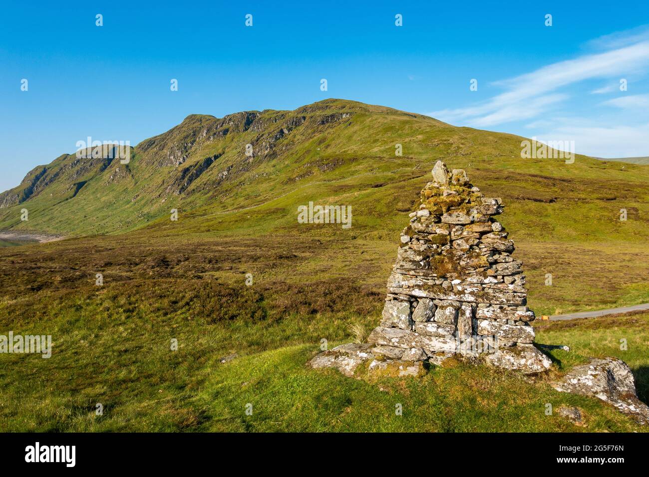 Lochan hi-res stock photography and images - Alamy
