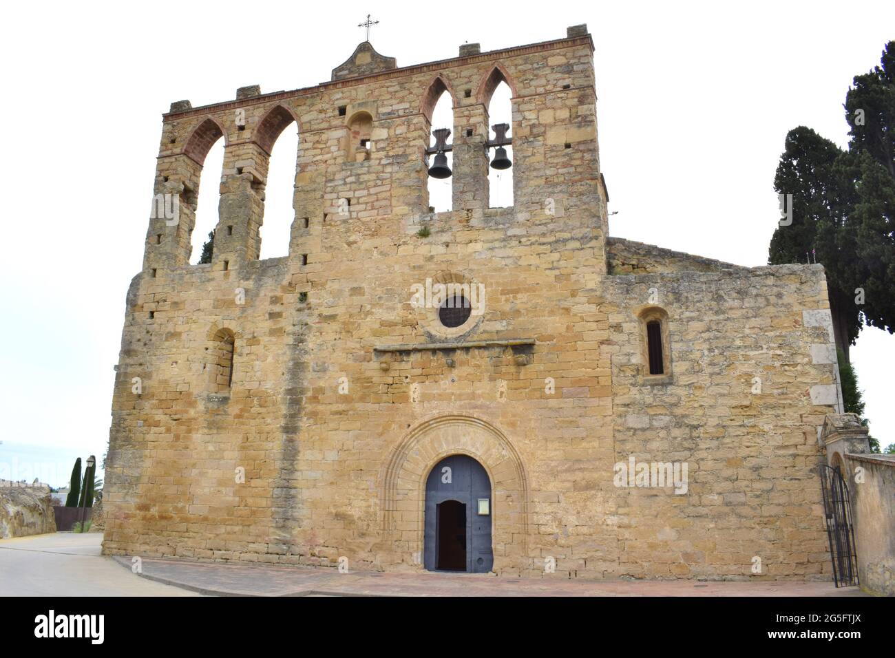 Iglesia Romanica San Esteban de Peratallada Gerona Spain Stock Photo