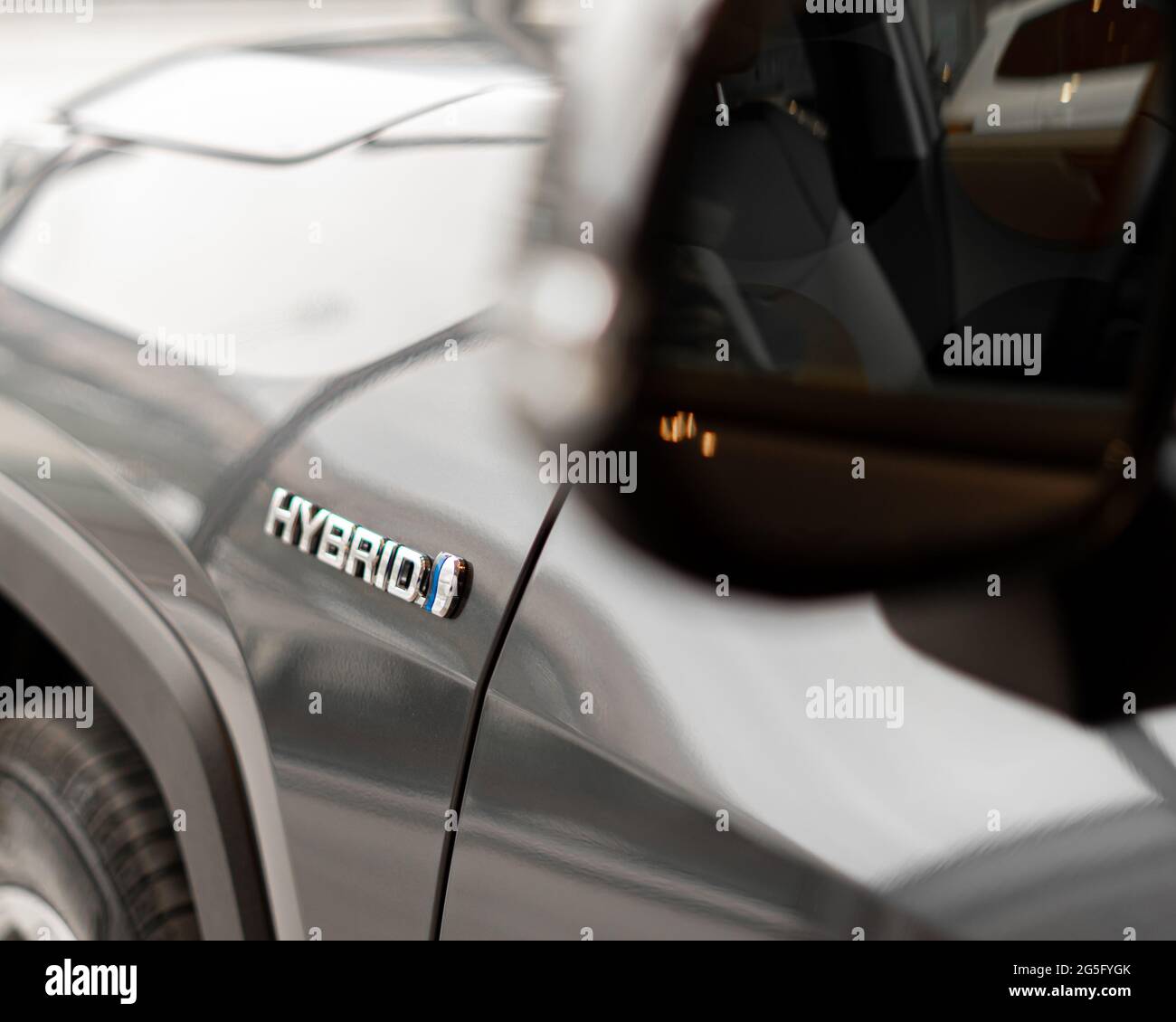 Hybrid car logo hi-res stock photography and images - Alamy