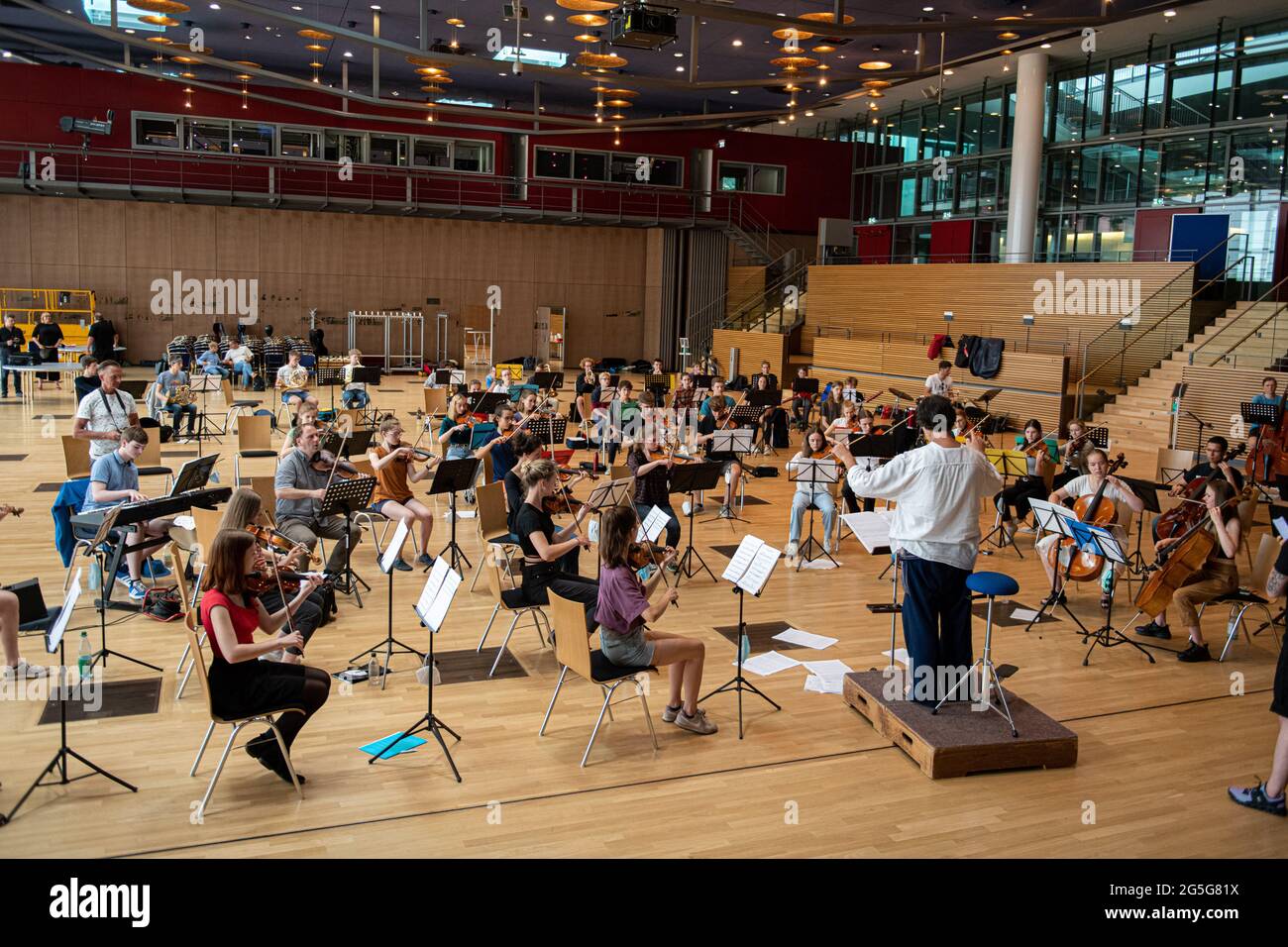 Dresdner Jugendsinfonieorchester des Heinrich-Schütz-Konservatoriums bei den Proben zum Hope-Jubiläumskonzert (Hope-Gala) im  ICD Int. Congress Center Stock Photo