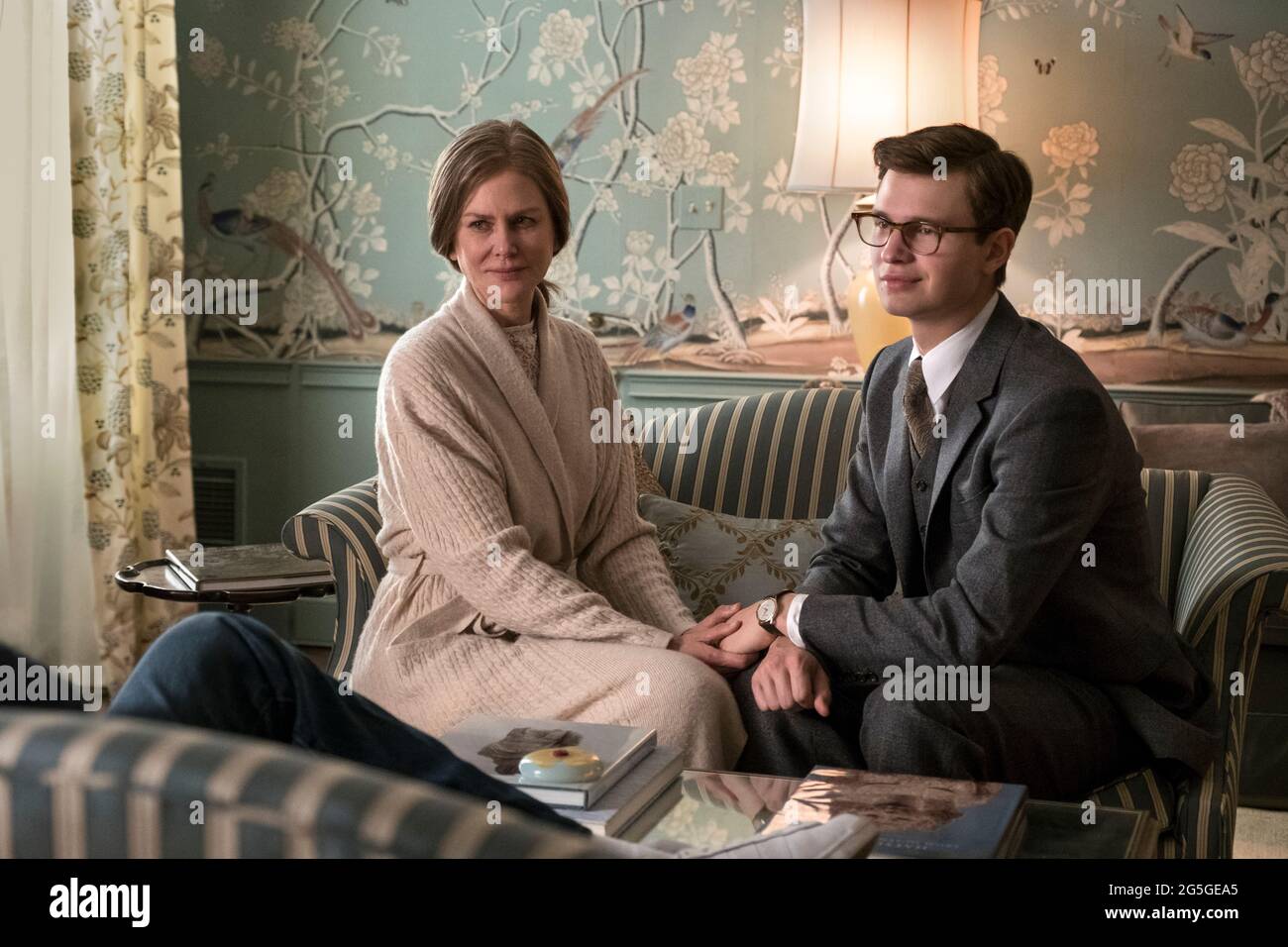 The Goldfinch (2019) directed by John Crowley and starring Oakes Fegley as Theo Decker and Nicole Kidman as Mrs Barbour in this big screen adaptation of Donna Tartt's novel about a boy who steals a painting in the aftermath of a bombing at the Metropolitan Museum of Art that kills his mother. Stock Photo
