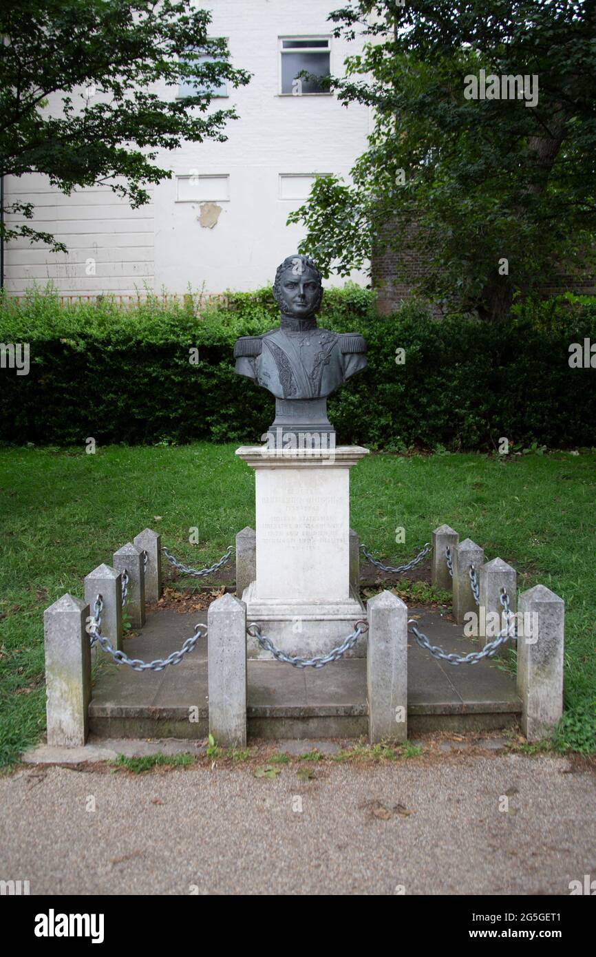 Statue of Chilean hero Bernardo O'Higgins O’Higgins Square Richmond Upon Thames, South West London, UK Stock Photo