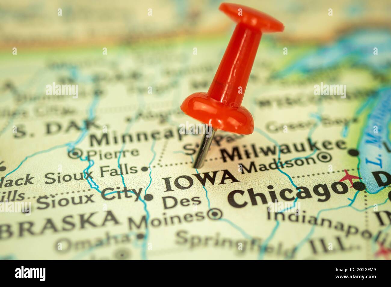 Location Iowa state, map with red push pin pointing close up, USA
