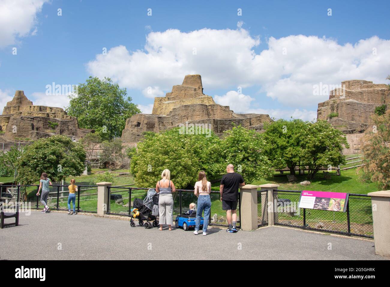 City Zoos High Resolution Stock Photography And Images Alamy