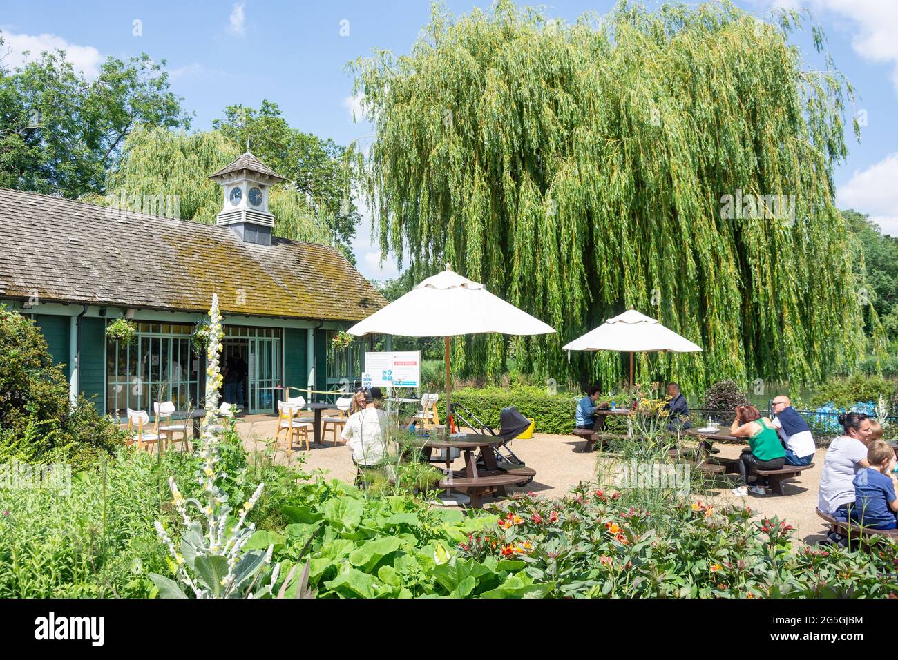 Garden terrace at Boathouse Cafe, Regent's Park, City of Westminster, Greater London, England, United Kingdom Stock Photo