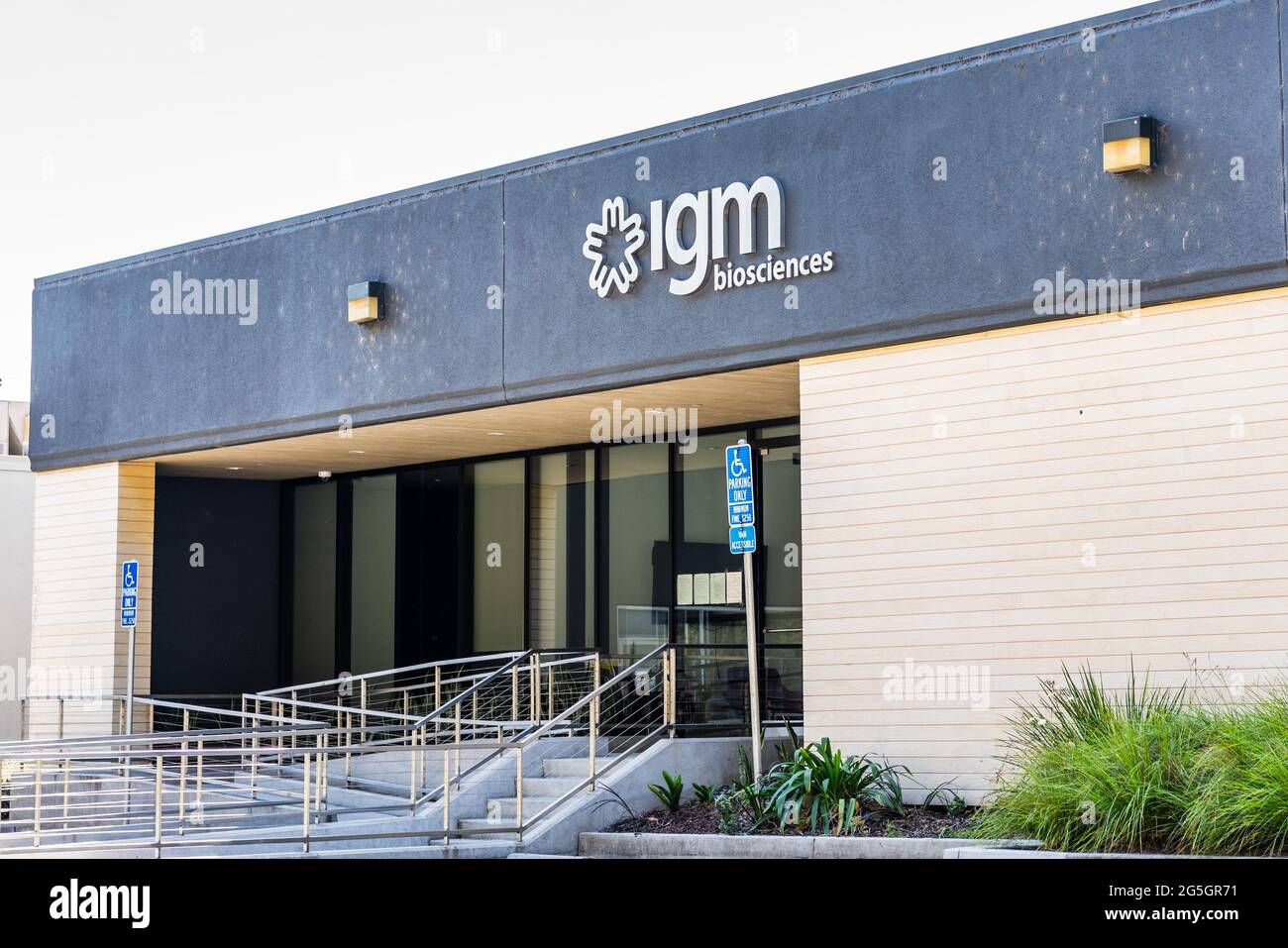 Sep 29, 2020 Mountain View / CA / USA - IGM Biosciences offices in Silicon Valley; IGM Biosciences, Inc is a biotechnology company that is focused on Stock Photo