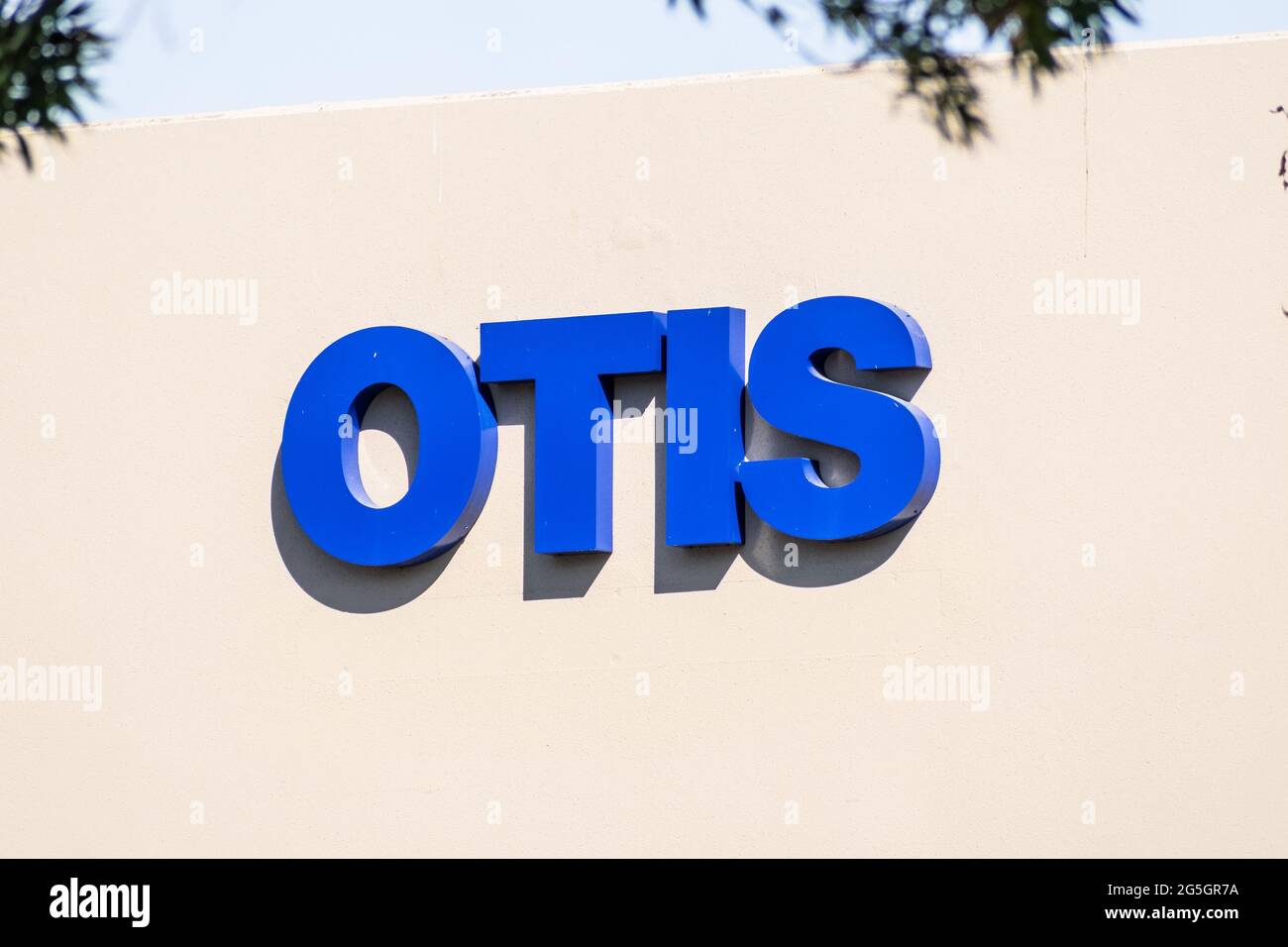 Sep 26, 2020 Santa Clara / CA / USA - Otis logo at their Silicon Valley HQ; Otis Worldwide Corporation is an American company that develops elevators, Stock Photo