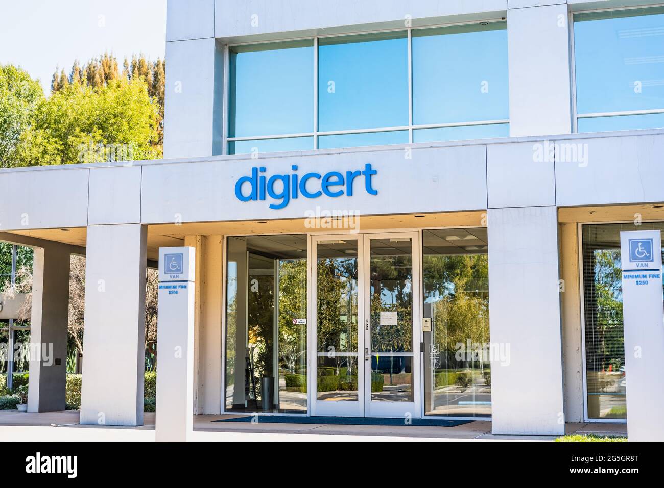 Sep 26, 2020 Mountain View / CA / USA - DigiCert headquarters in Silicon Valley; DigiCert, Inc. is an American technology company focused on digital s Stock Photo