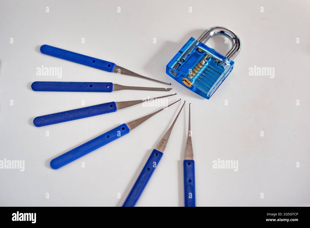 Lock+picking hi-res stock photography and images - Alamy
