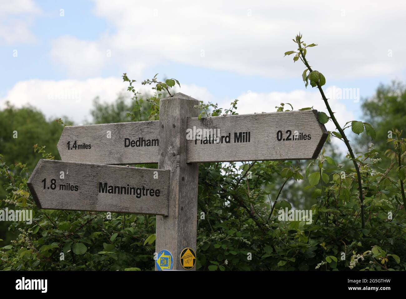 Signpost flatford mill dedham manningtree hires stock photography and