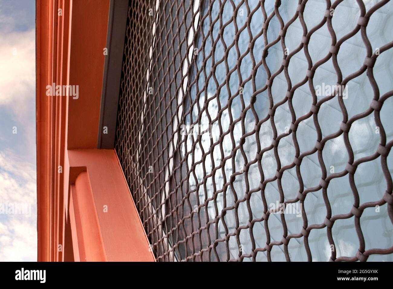 Iron curtain hires stock photography and images Alamy